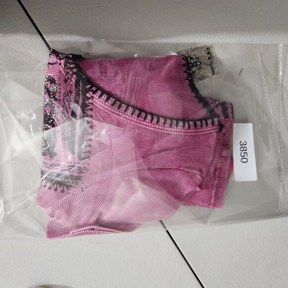 Vocal Rhinestone Cross T-Shirt Pink Black V Neck Goth Small USA Vintage Y2K - Picture 10 of 10